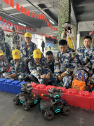 杏林小学五六年级的同窗们怀揣着对海军文化的 